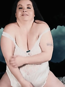 Plump mom is trying to cheat