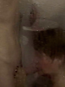 DEEP jaws oral pleasure in the shower